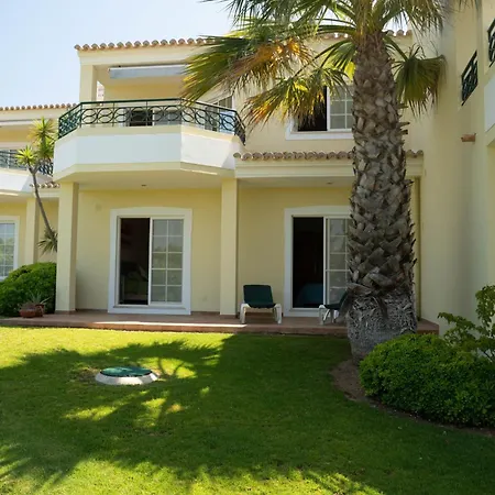 49 Presa Da Moura - Superbly 2 Bed Townhouse Holiday home