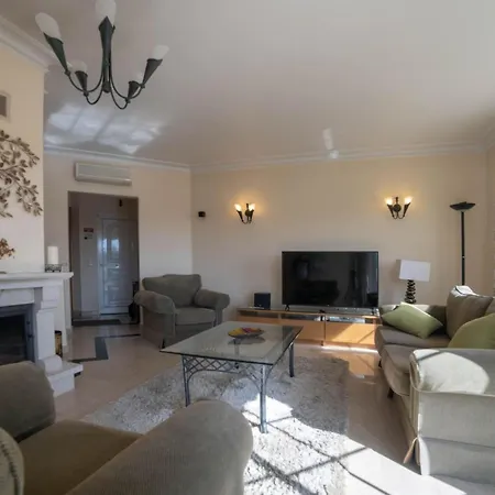 49 Presa Da Moura - Superbly 2 Bed Townhouse Semesterbostad