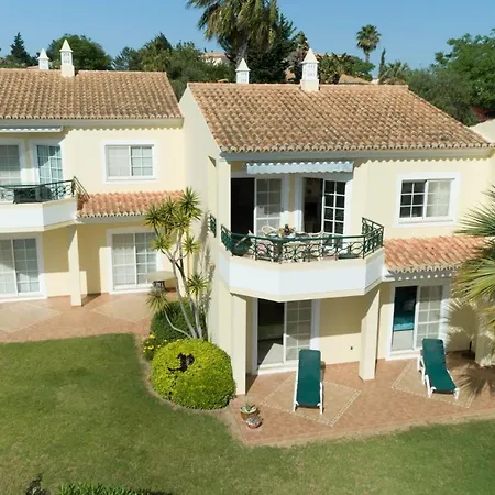 Semesterbostad 49 Presa Da Moura - Superbly 2 Bed Townhouse