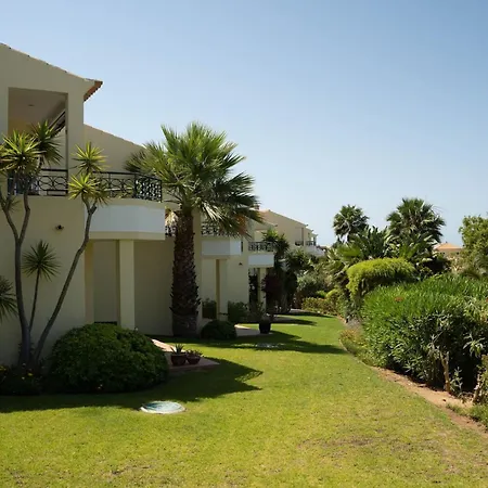 49 Presa Da Moura - Superbly 2 Bed Townhouse *