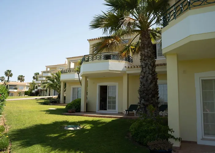 49 Presa Da Moura - Superbly 2 Bed Townhouse Semesterbostad