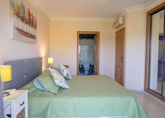 49 Presa Da Moura - Superbly 2 Bed Townhouse Semesterbostad *