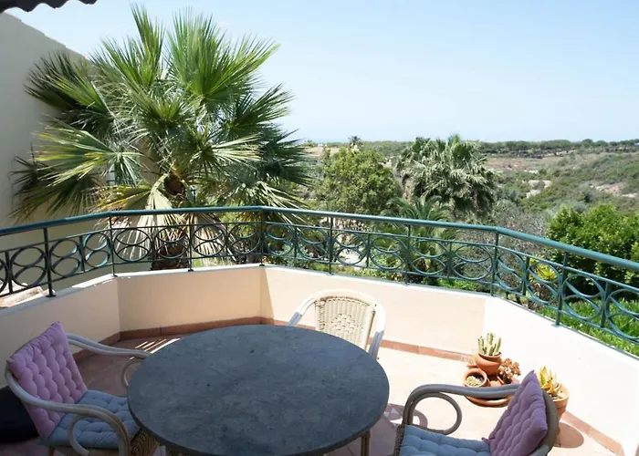 Semesterbostad 49 Presa Da Moura - Superbly 2 Bed Townhouse *