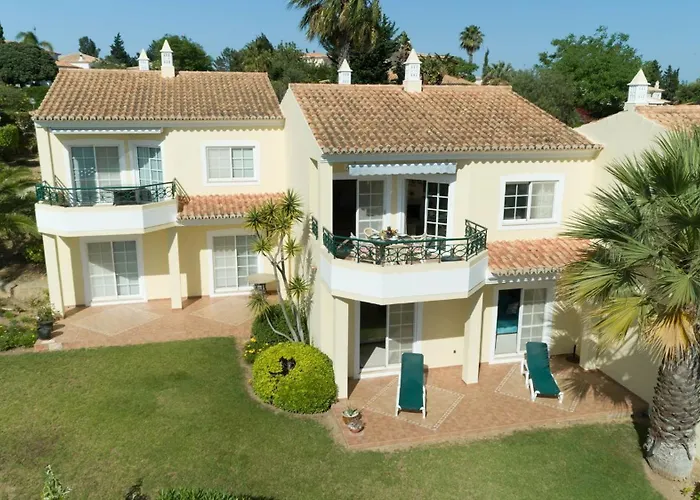 Semesterbostad 49 Presa Da Moura - Superbly 2 Bed Townhouse