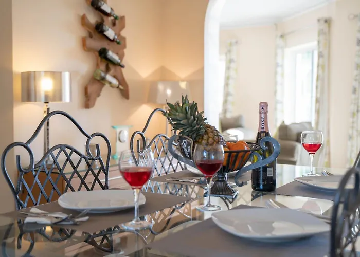 49 Presa Da Moura - Superbly 2 Bed Townhouse * Carvoeiro (Lagoa)