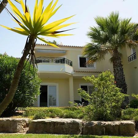 49 Presa Da Moura - Superbly 2 Bed Townhouse Дом отдыха Карвоейру