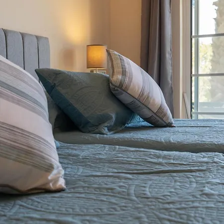 49 Presa Da Moura - Superbly 2 Bed Townhouse